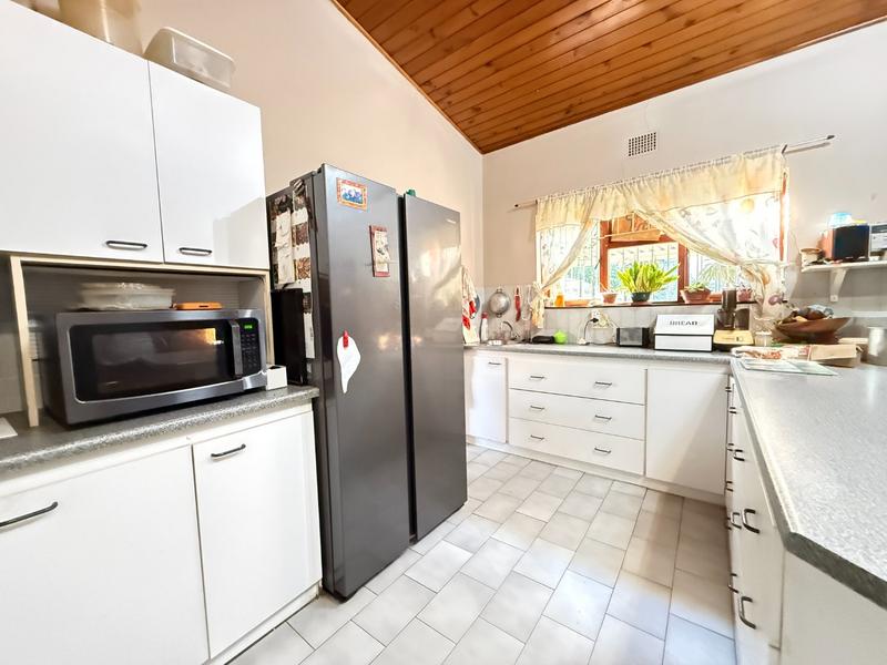 4 Bedroom Property for Sale in Bergzicht Western Cape